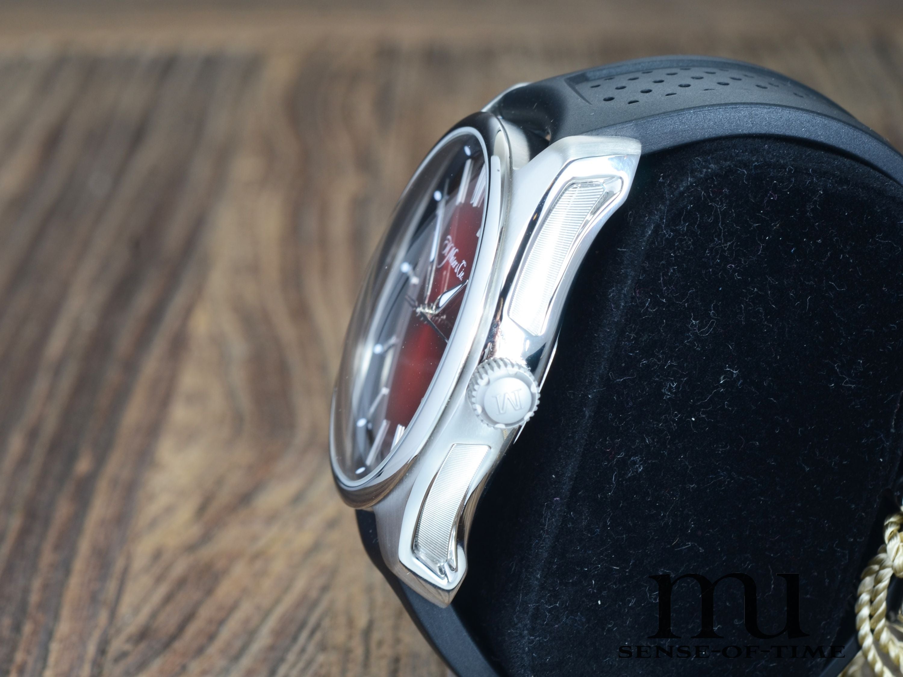 H. Moser & Cie Pioneer Centre Seconds Swiss Mad Red, Ref.: 3200-1207